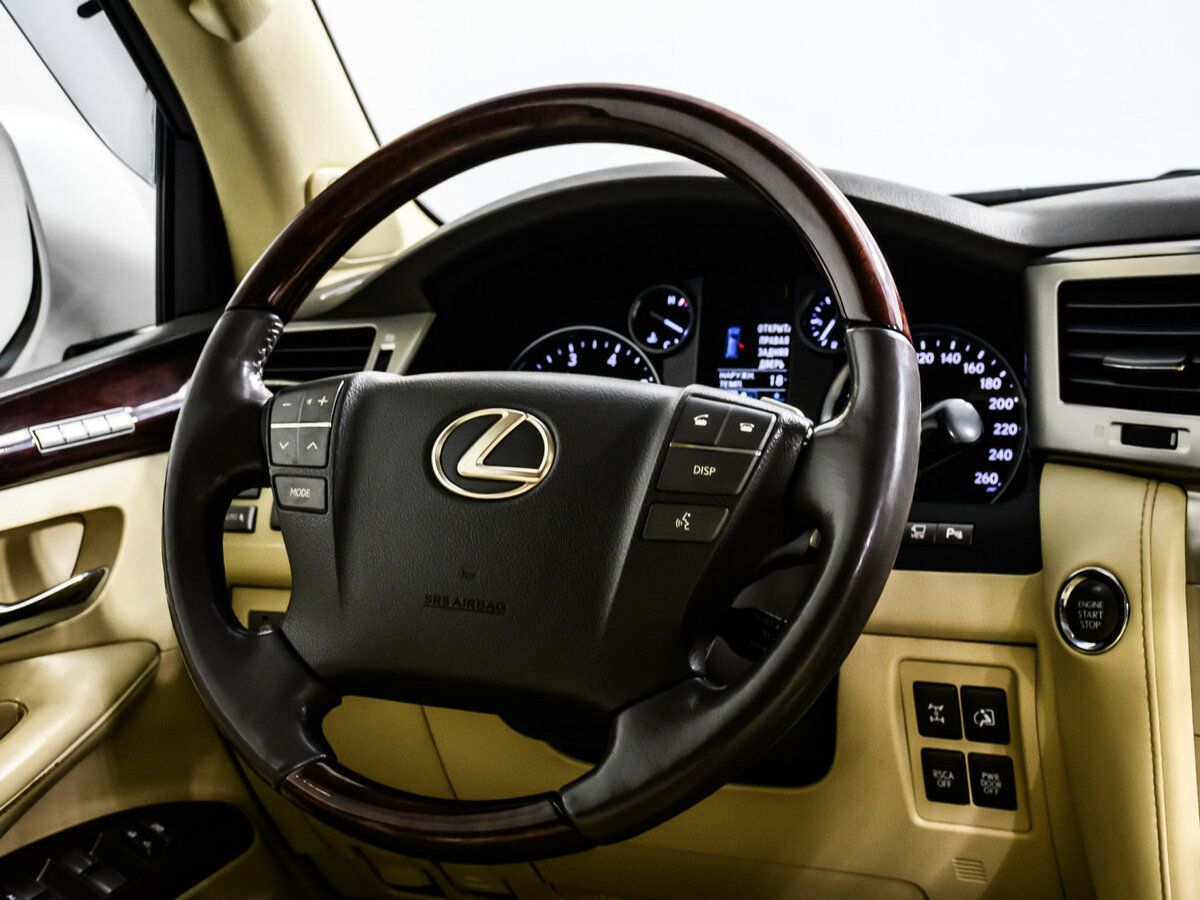 Lexus LX с пробегом — 2012 год. Фото: #13