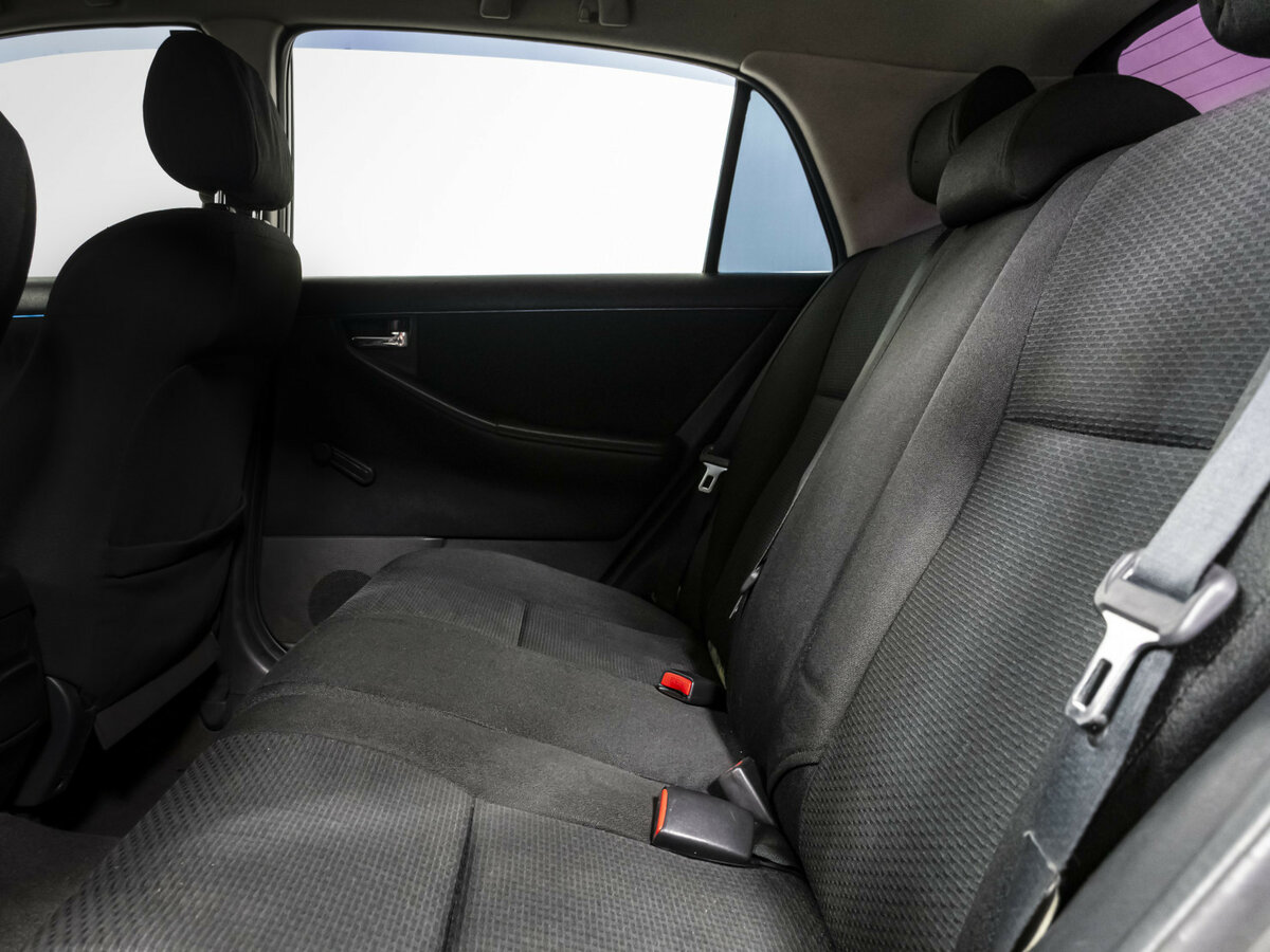 Toyota Corolla с пробегом — 2006 год. Фото: #7