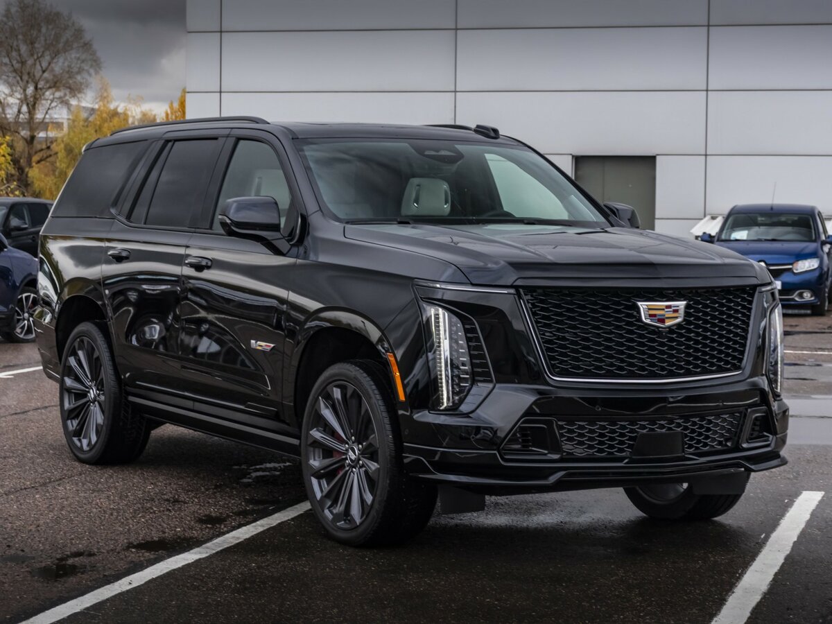 Cadillac Escalade-V с пробегом — 2025 год. Фото: #4