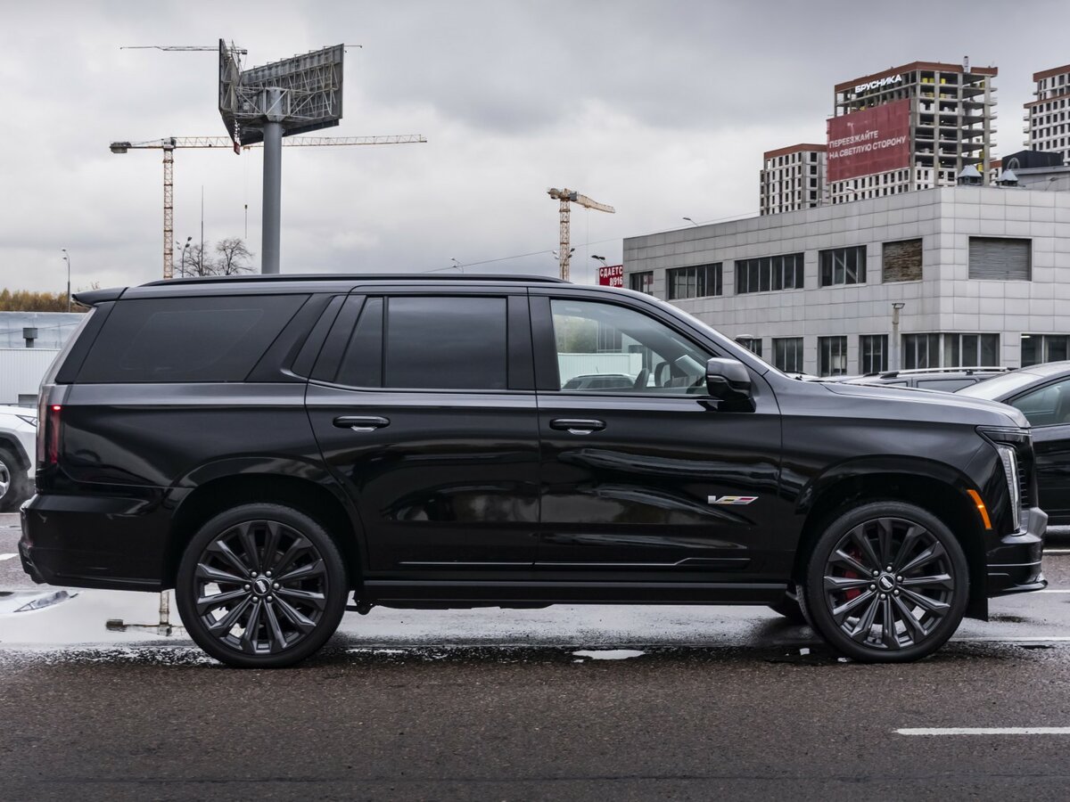 Cadillac Escalade-V с пробегом — 2025 год. Фото: #5