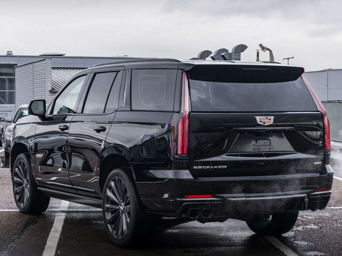 Cadillac Escalade-V с пробегом — 2025 год. Фото: #9