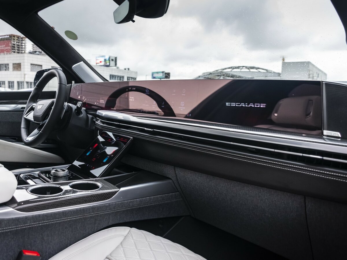Cadillac Escalade-V с пробегом — 2025 год. Фото: #11
