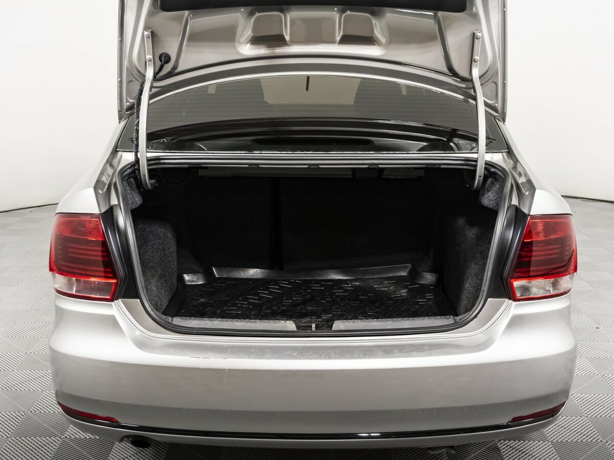 Volkswagen Polo с пробегом — 2018 год. Фото: #13