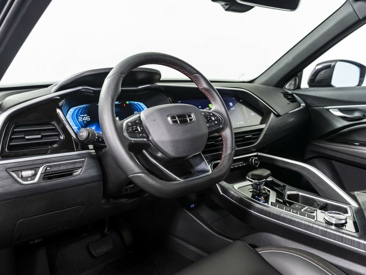 Geely Tugella с пробегом — 2023 год. Фото: #8