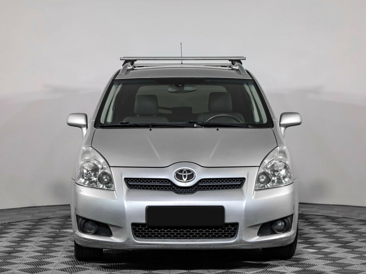 Toyota Corolla Verso с пробегом — 2007 год. Фото: #1