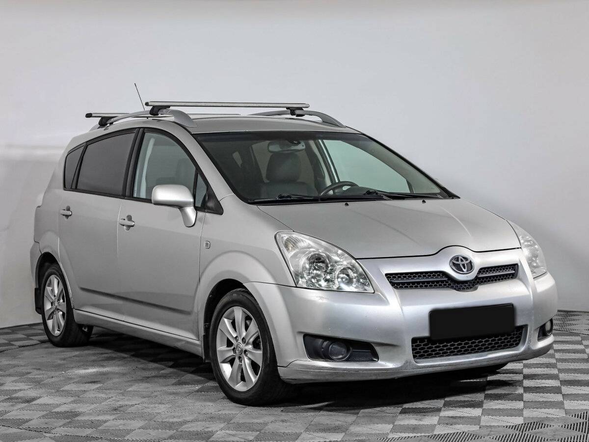 Toyota Corolla Verso с пробегом — 2007 год. Фото: #2