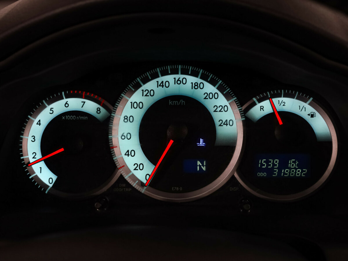 Toyota Corolla Verso с пробегом — 2007 год. Фото: #8