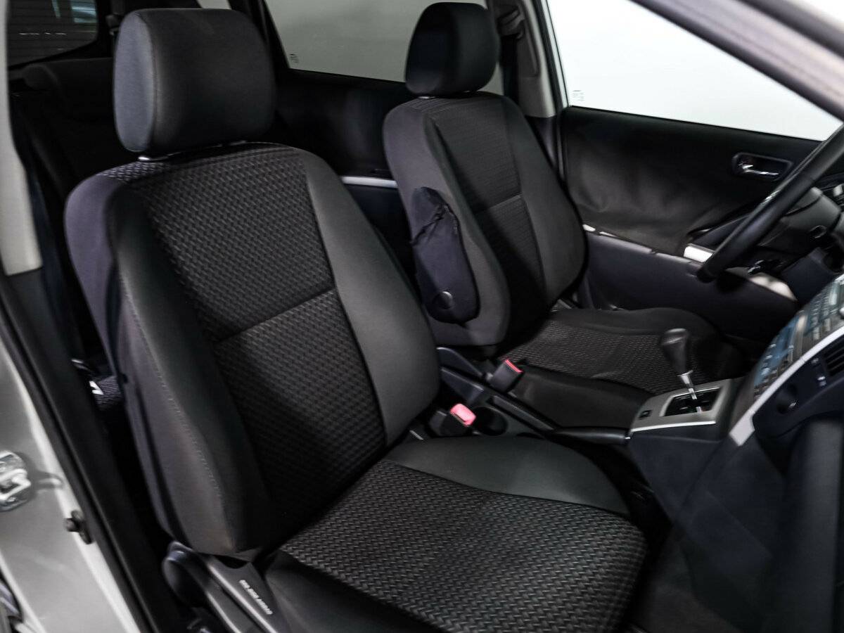 Toyota Corolla Verso с пробегом — 2007 год. Фото: #14