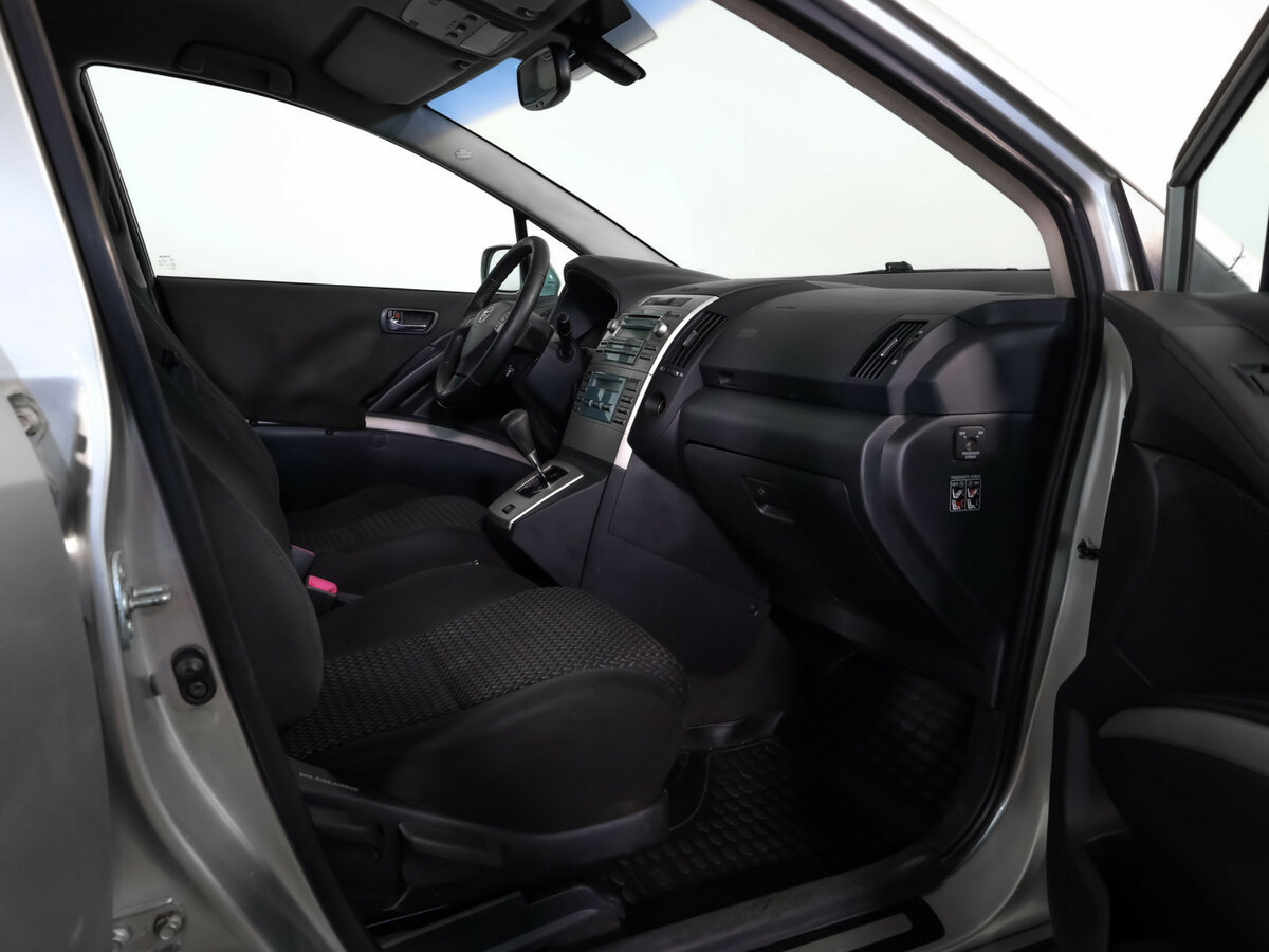 Toyota Corolla Verso с пробегом — 2007 год. Фото: #15