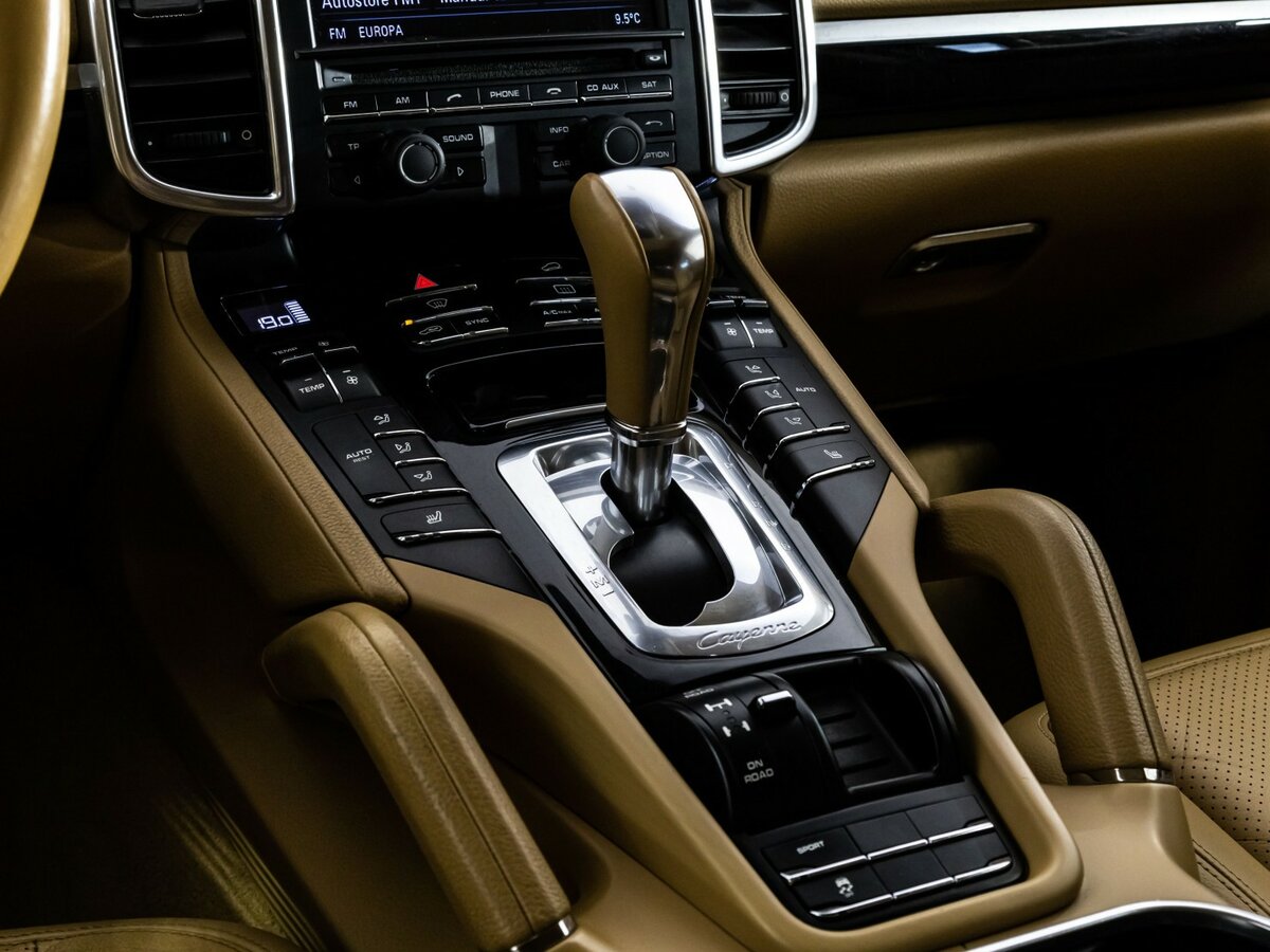 Porsche Cayenne с пробегом — 2014 год. Фото: #11