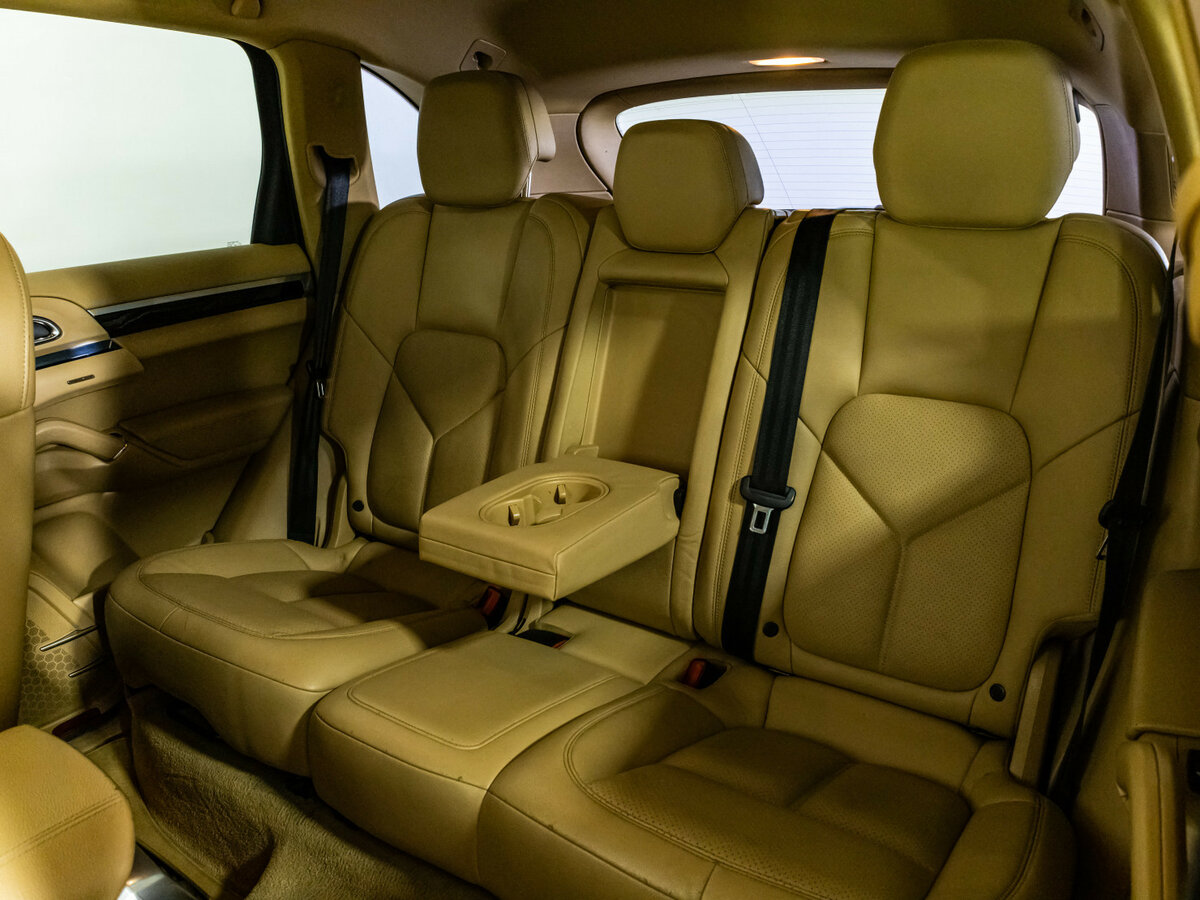 Porsche Cayenne с пробегом — 2014 год. Фото: #18