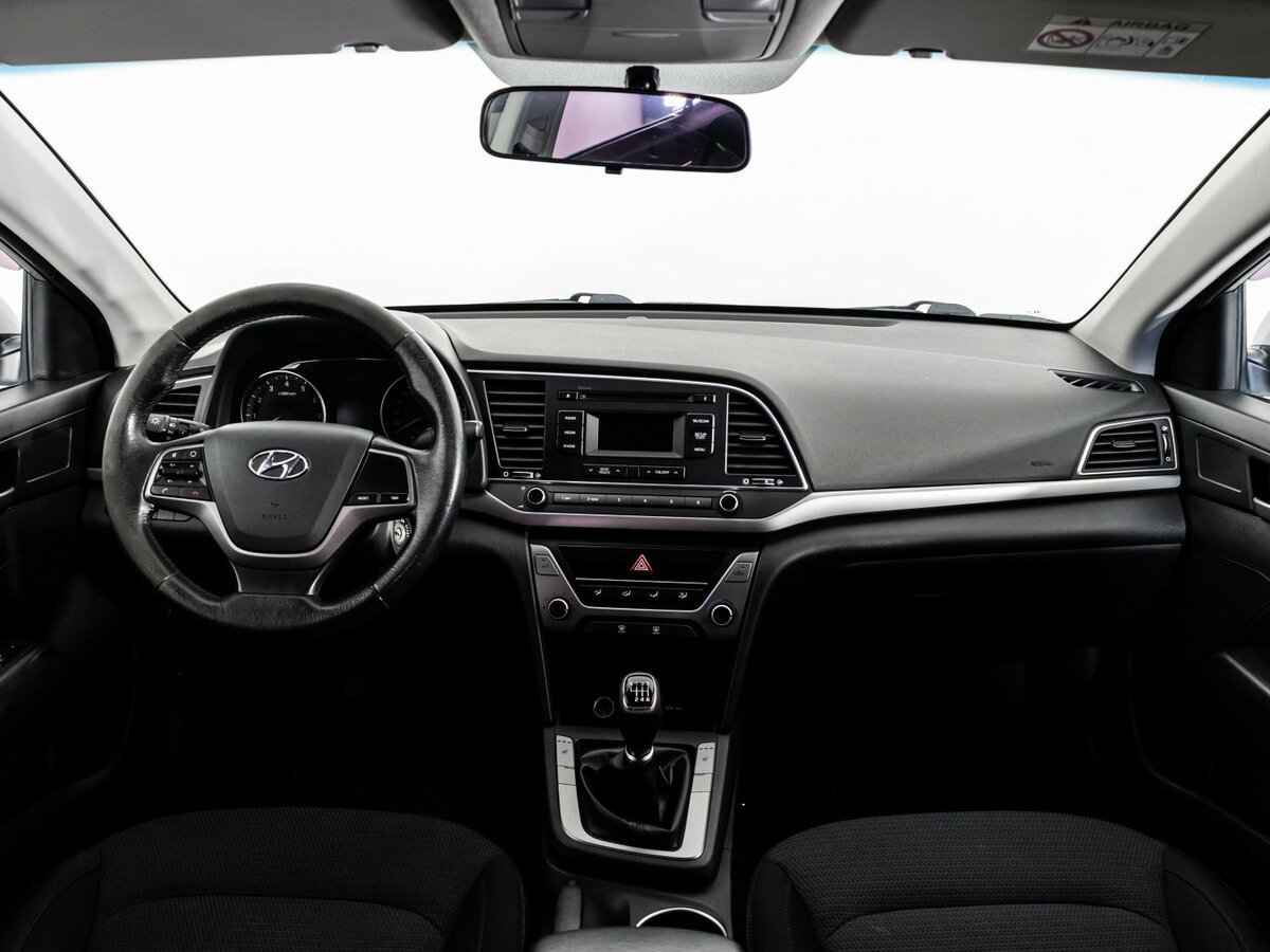 Hyundai Elantra с пробегом — 2016 год. Фото: #7