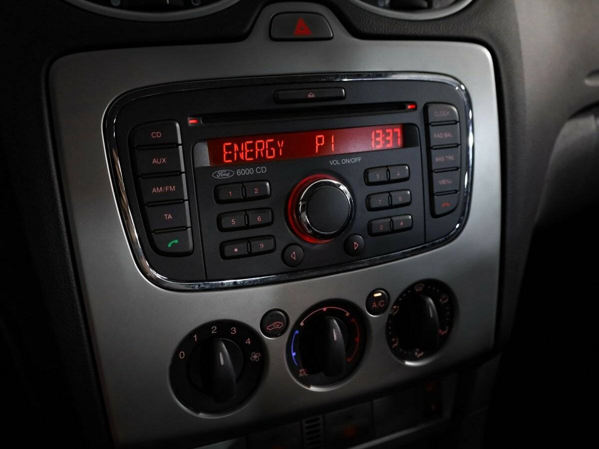 Ford Focus с пробегом — 2011 год. Фото: #13