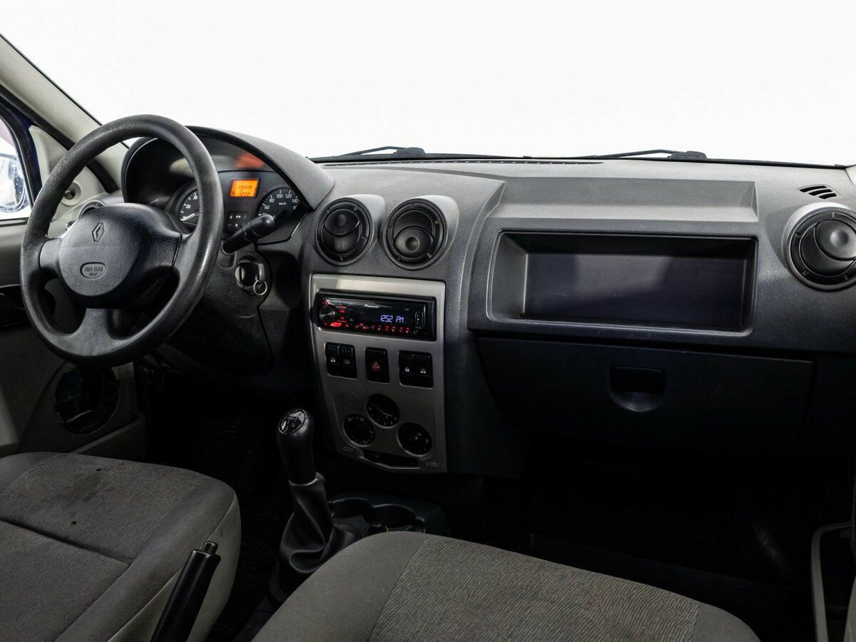 Renault Logan с пробегом — 2007 год. Фото: #6