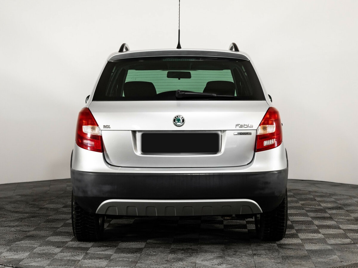 Skoda Fabia с пробегом — 2011 год. Фото: #4