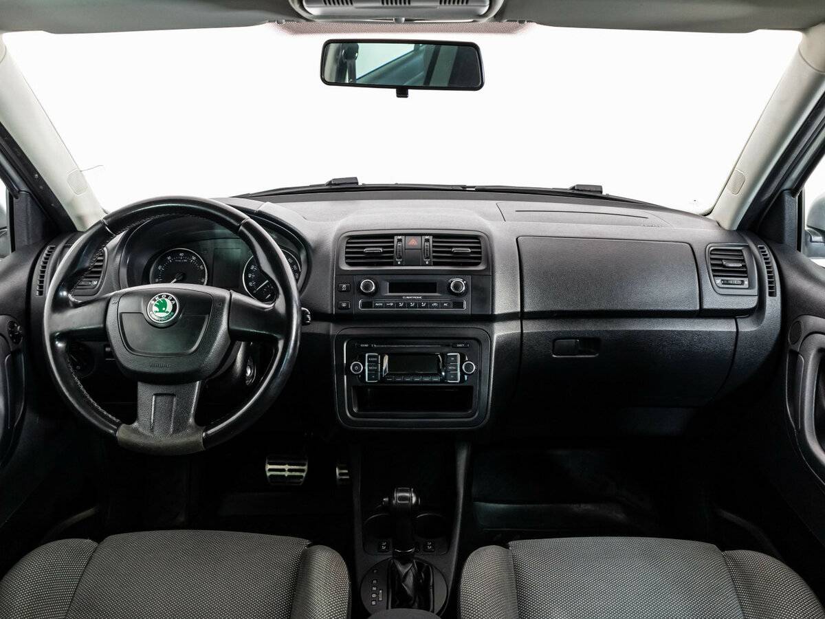 Skoda Fabia с пробегом — 2011 год. Фото: #7
