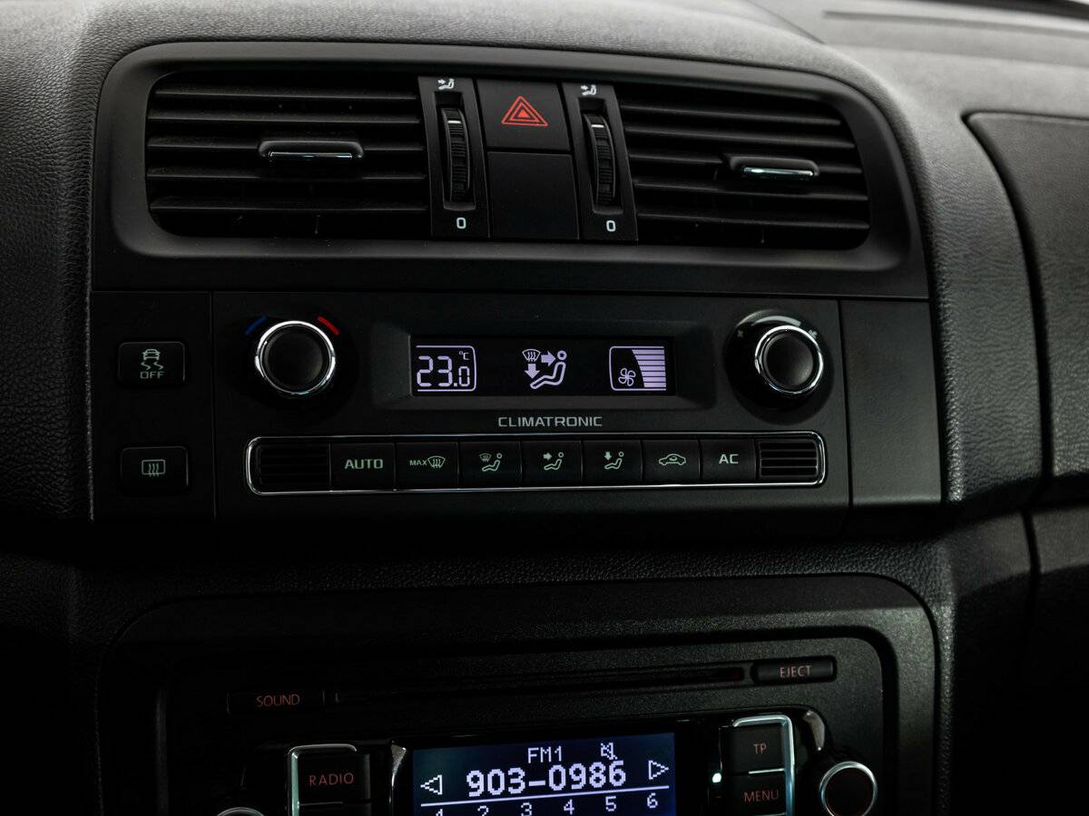 Skoda Fabia с пробегом — 2011 год. Фото: #9