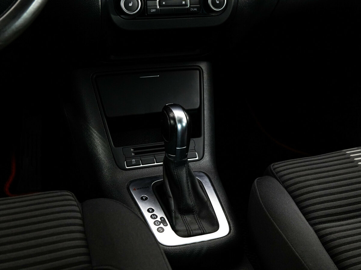 Volkswagen Tiguan с пробегом — 2011 год. Фото: #8