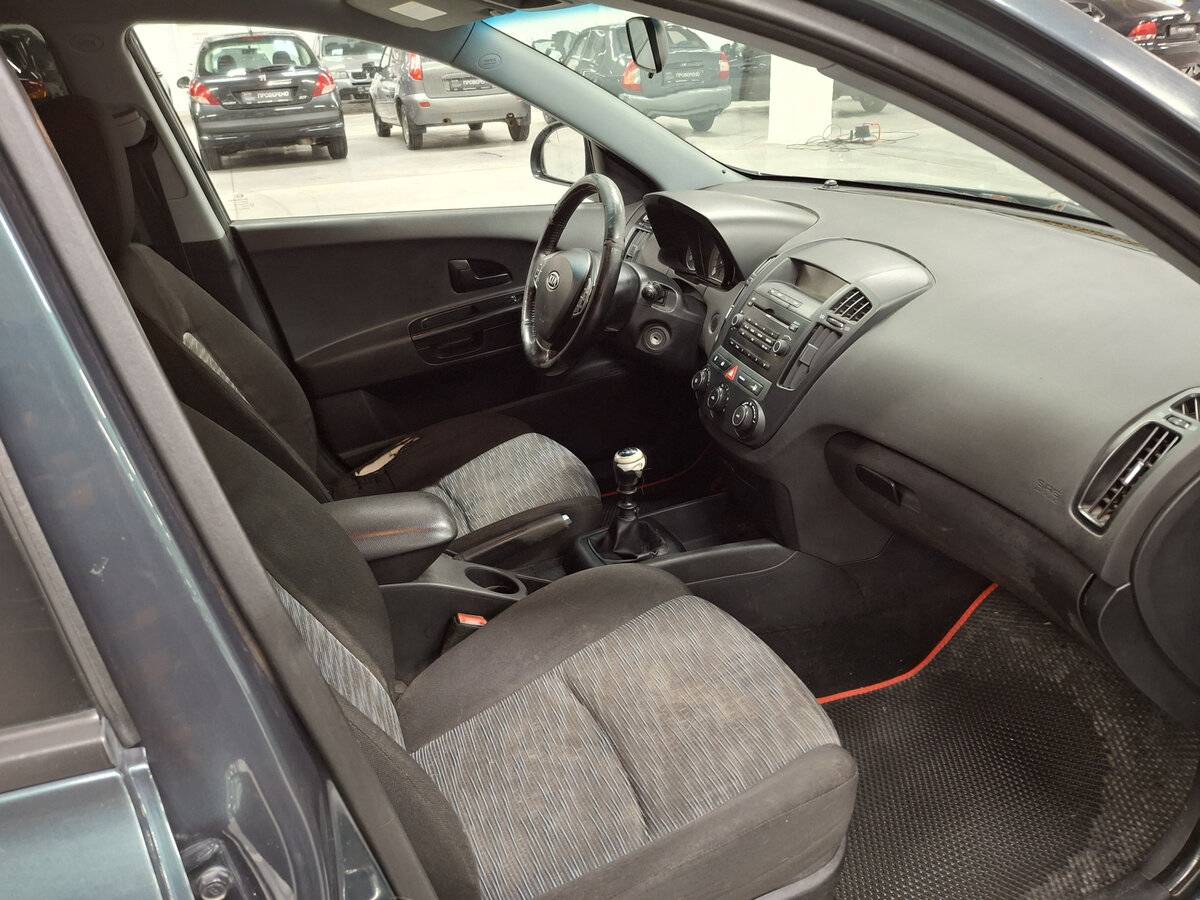 Kia Ceed с пробегом — 2008 год. Фото: #10