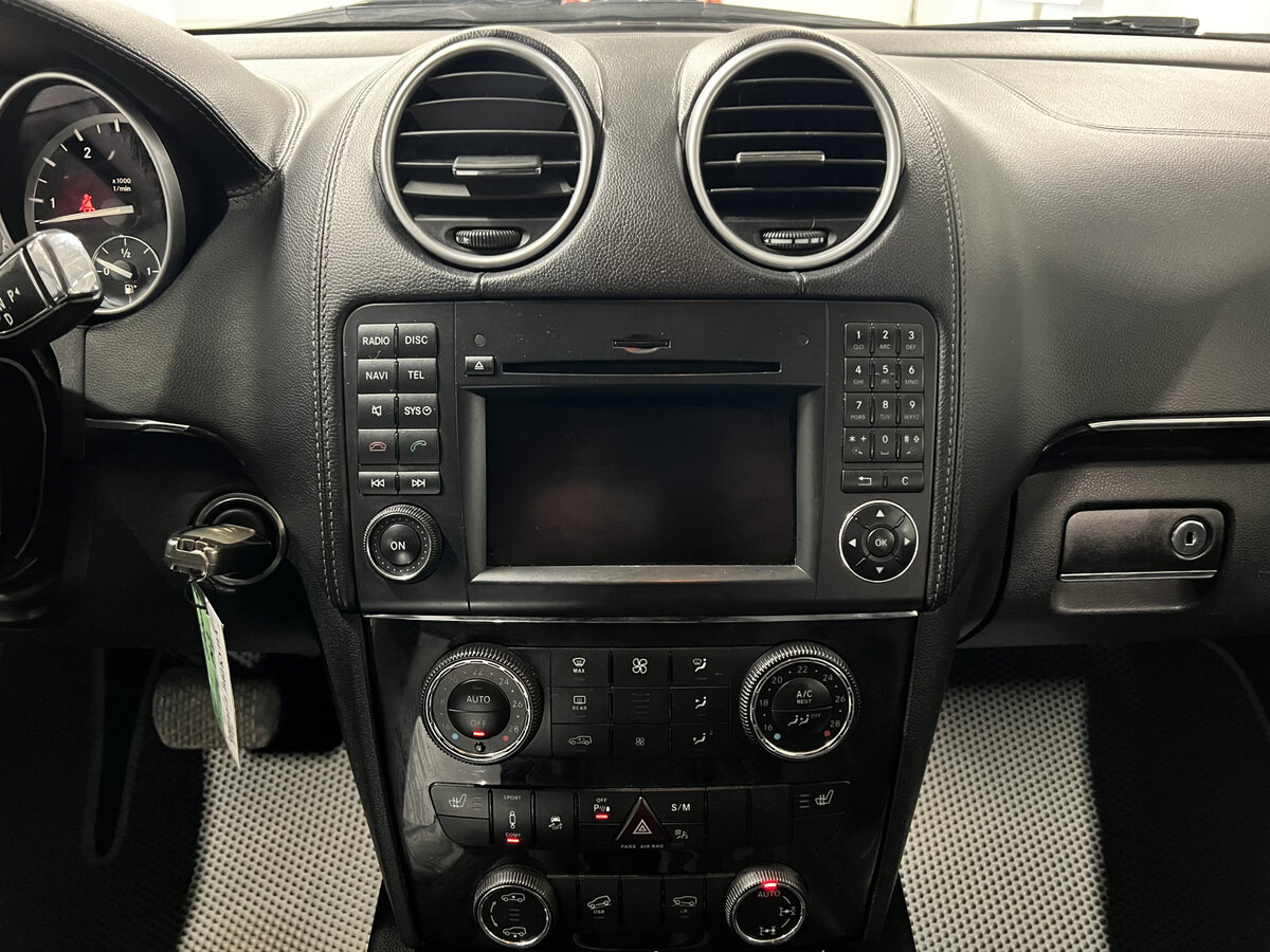 Mercedes-Benz GL-Класс с пробегом — 2011 год. Фото: #14