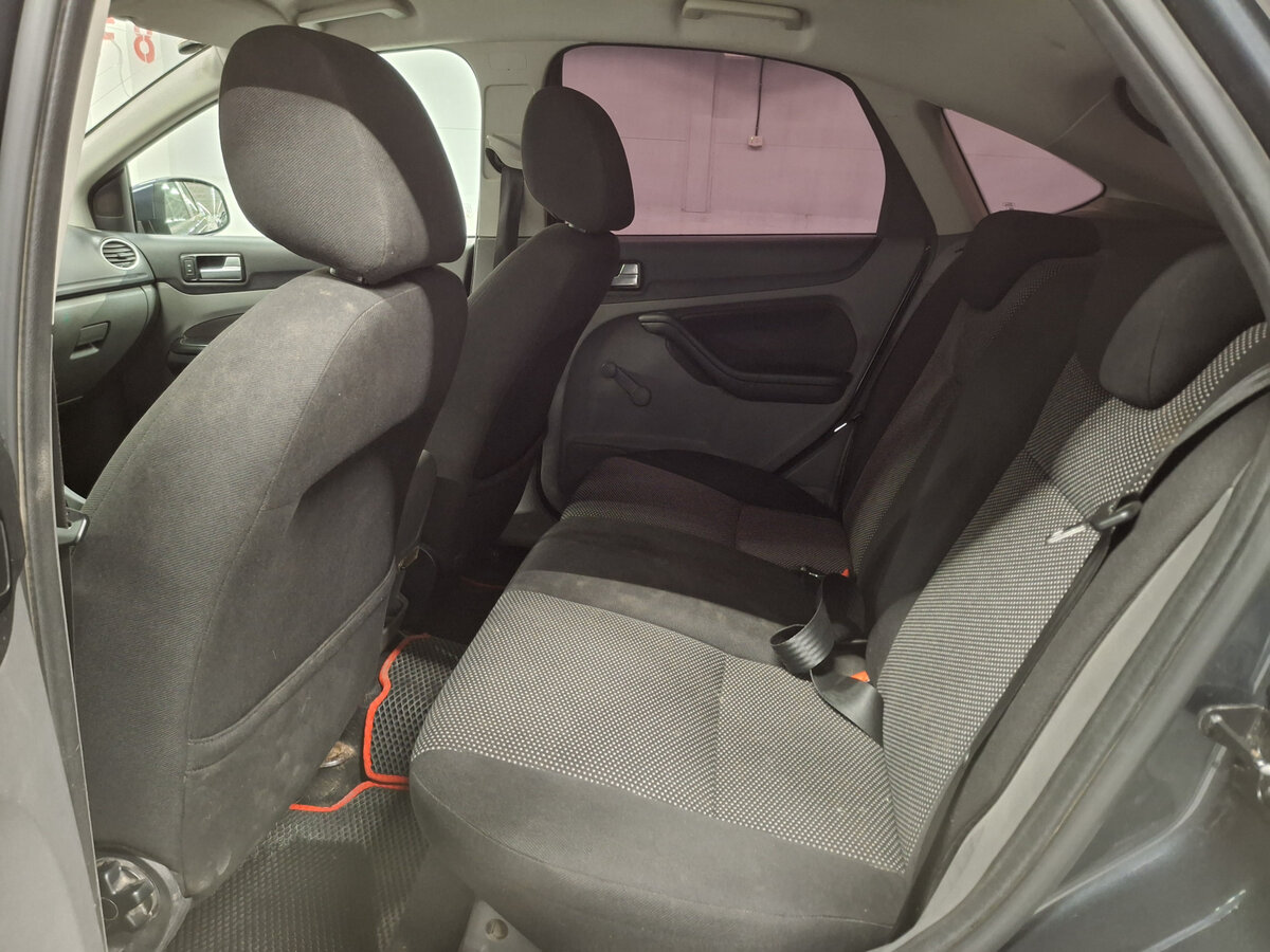 Ford Focus с пробегом — 2010 год. Фото: #11