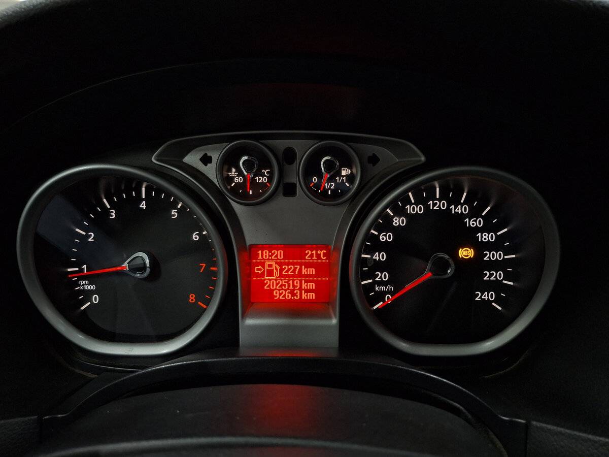 Ford Focus с пробегом — 2010 год. Фото: #12