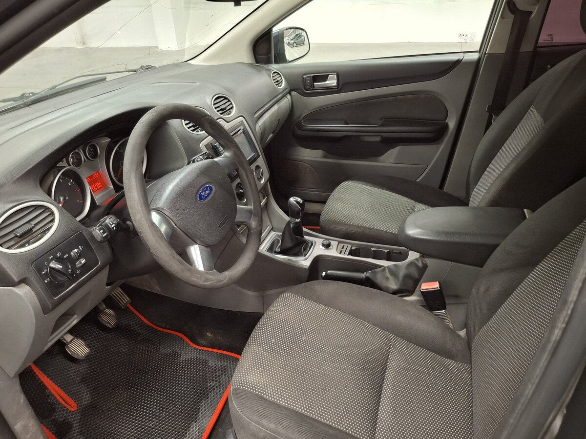 Ford Focus с пробегом — 2010 год. Фото: #14