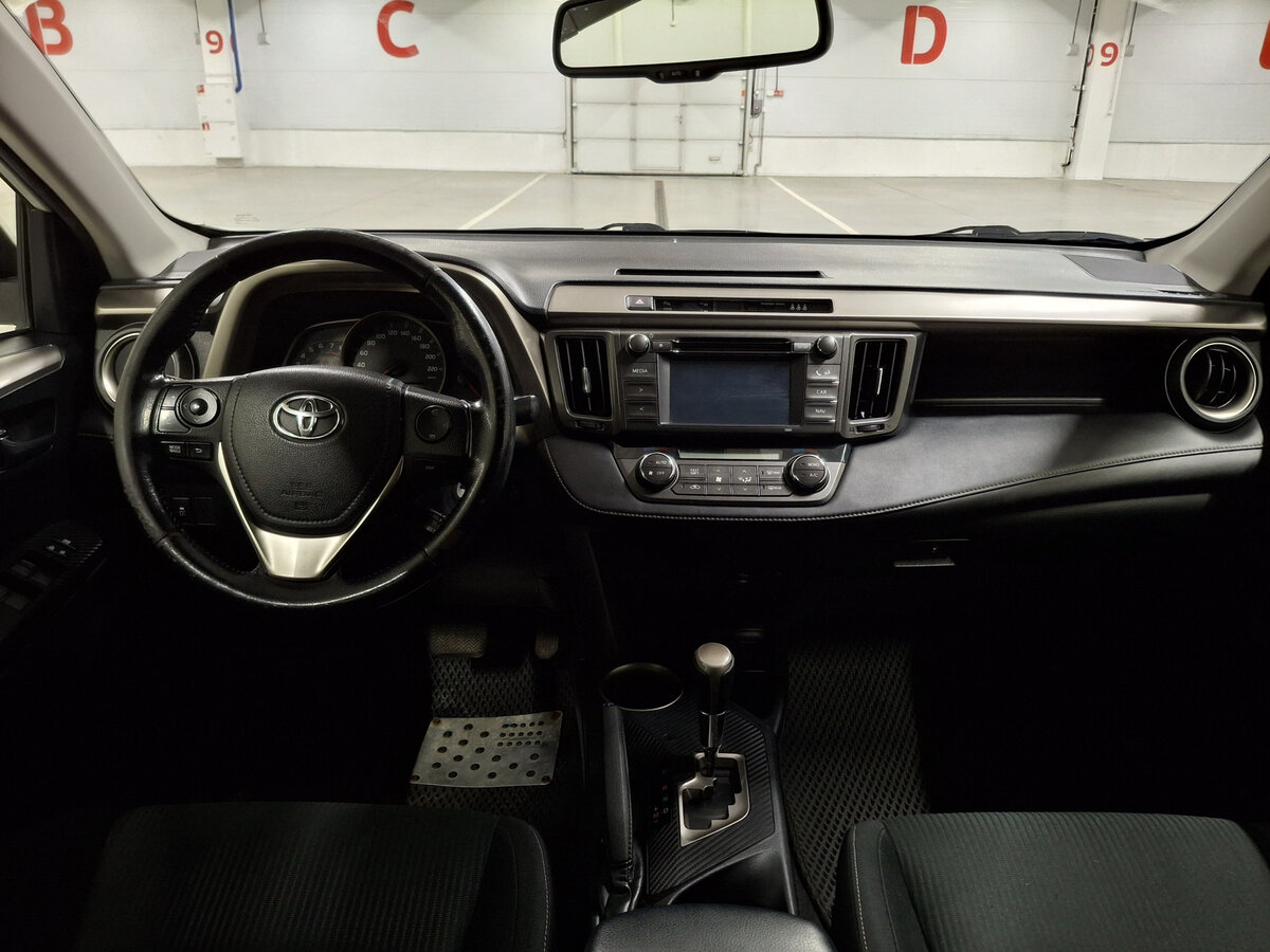 Toyota RAV4 с пробегом — 2014 год. Фото: #13
