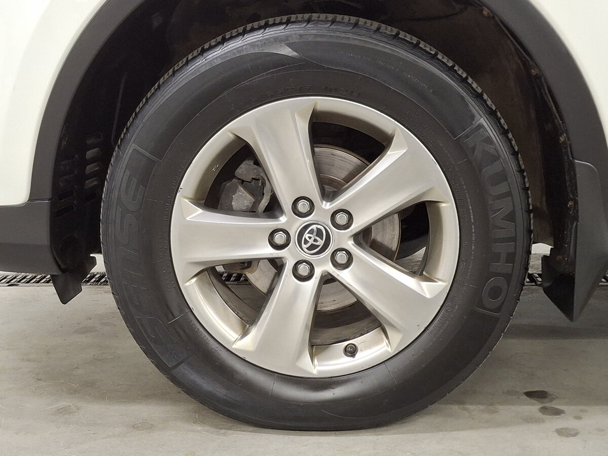 Toyota RAV4 с пробегом — 2014 год. Фото: #17