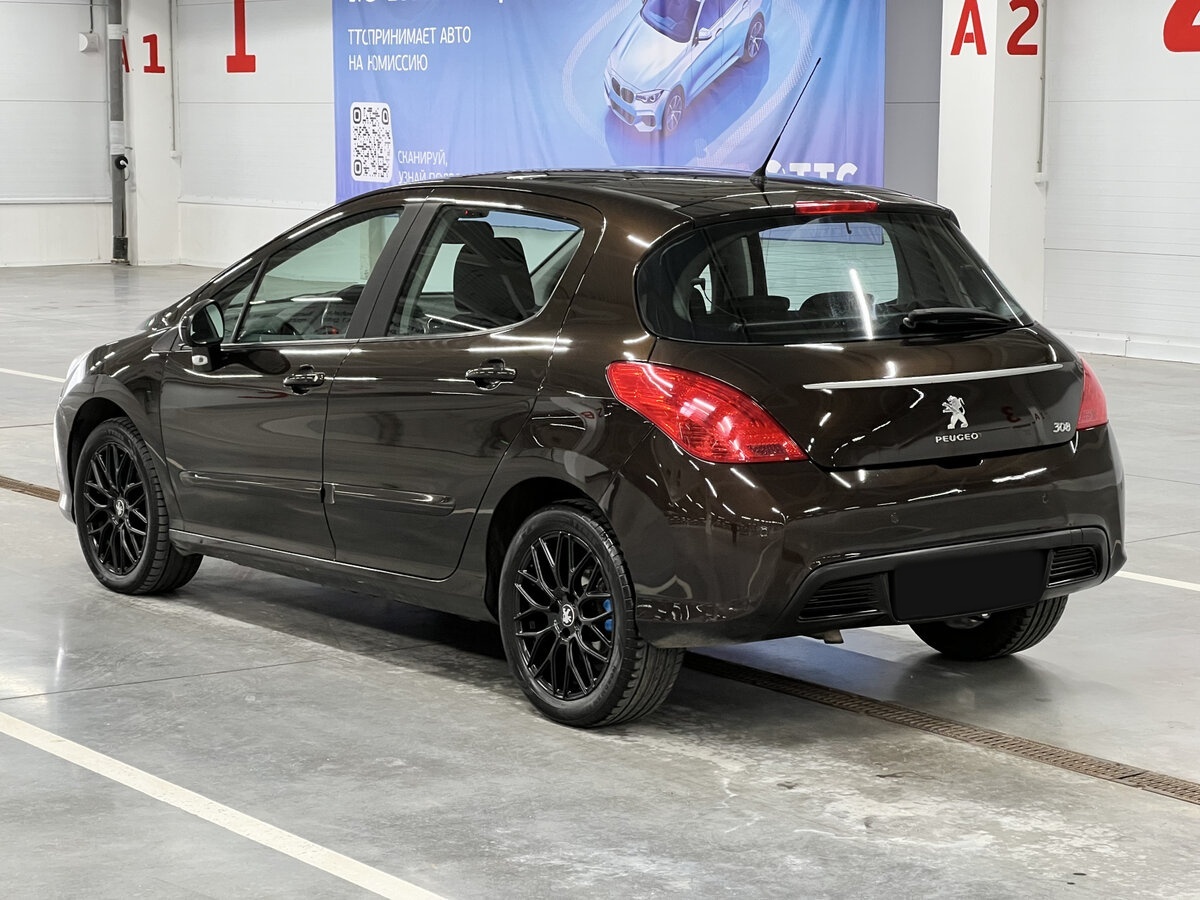 Peugeot 308 с пробегом — 2012 год. Фото: #6