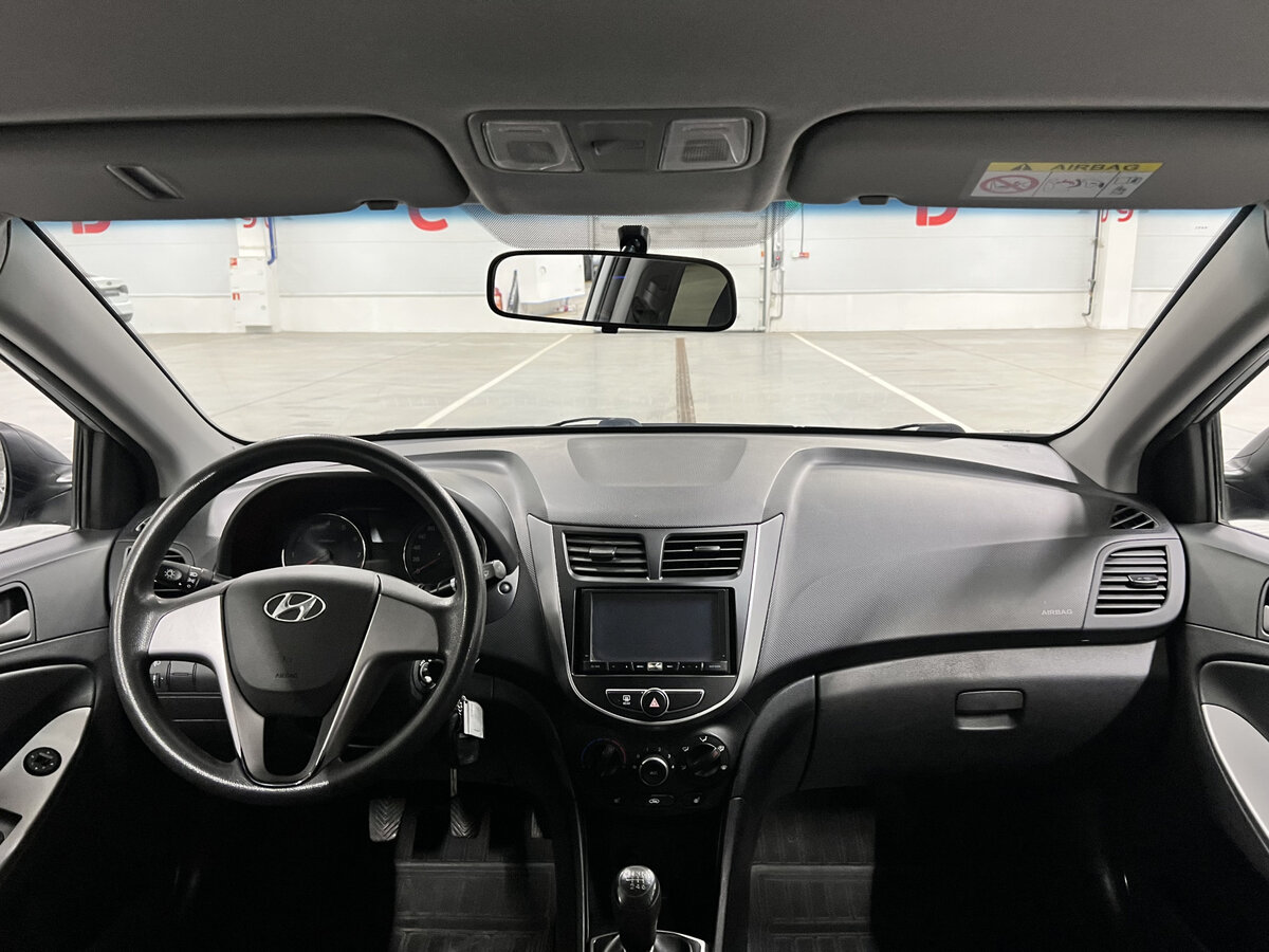 Hyundai Solaris с пробегом — 2015 год. Фото: #13