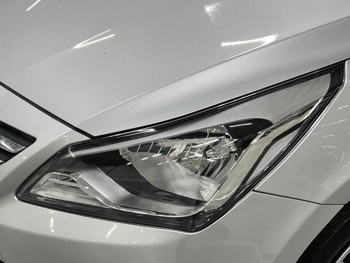 Hyundai Solaris с пробегом — 2015 год. Фото: #15