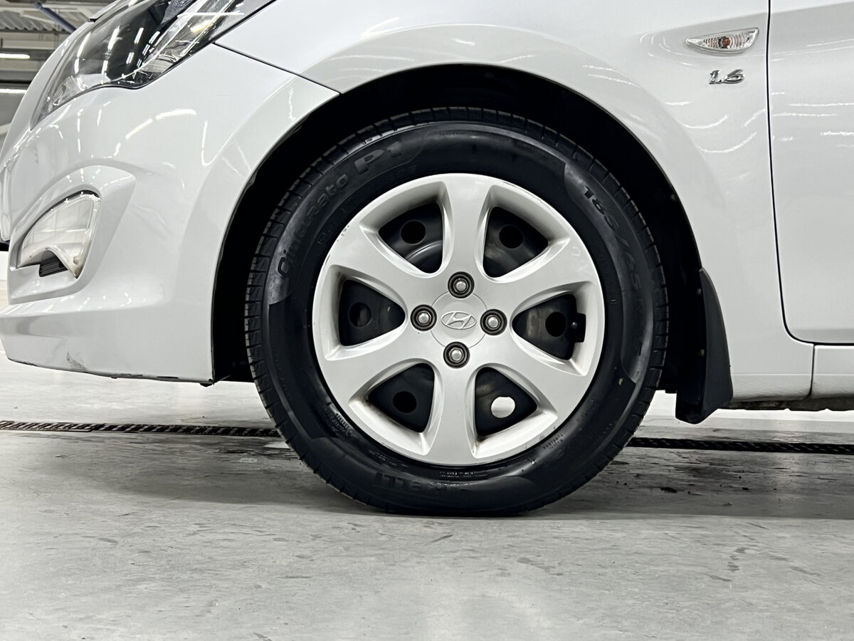 Hyundai Solaris с пробегом — 2015 год. Фото: #16