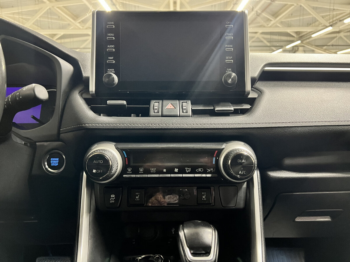 Toyota RAV4 с пробегом — 2021 год. Фото: #14