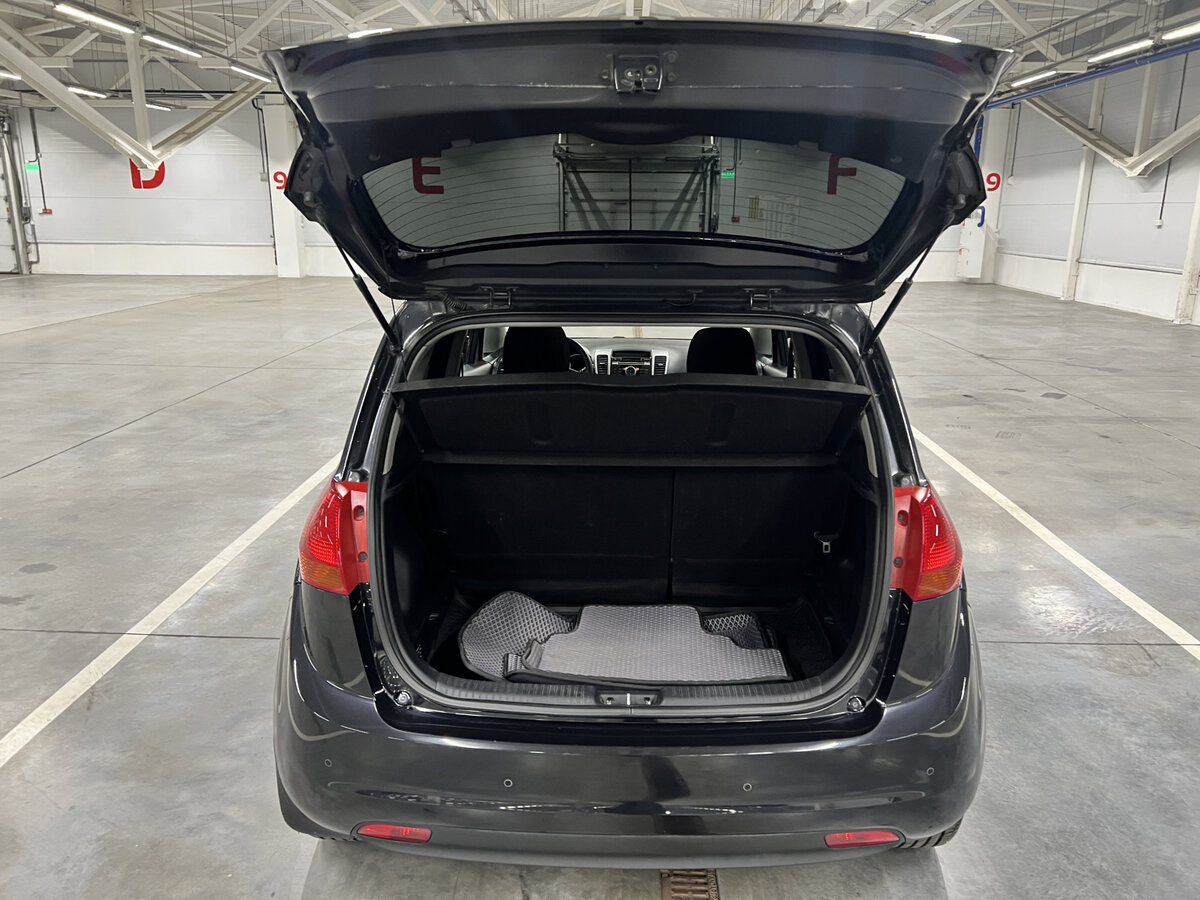 Kia Venga с пробегом — 2013 год. Фото: #8