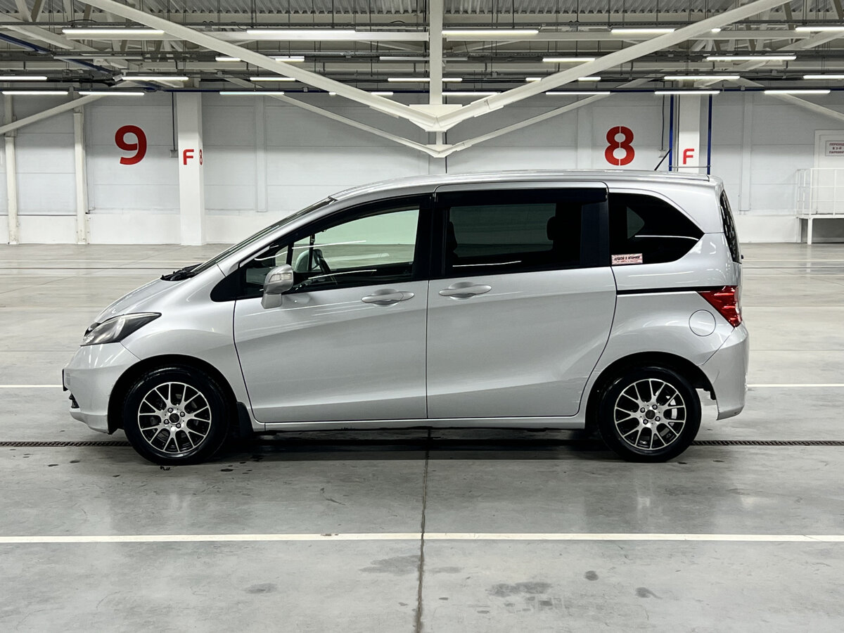 Honda Freed с пробегом — 2011 год. Фото: #7