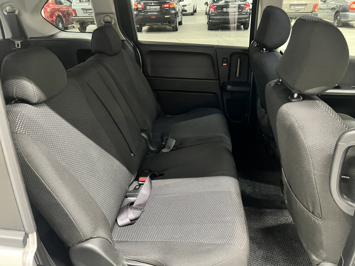 Honda Freed с пробегом — 2011 год. Фото: #11