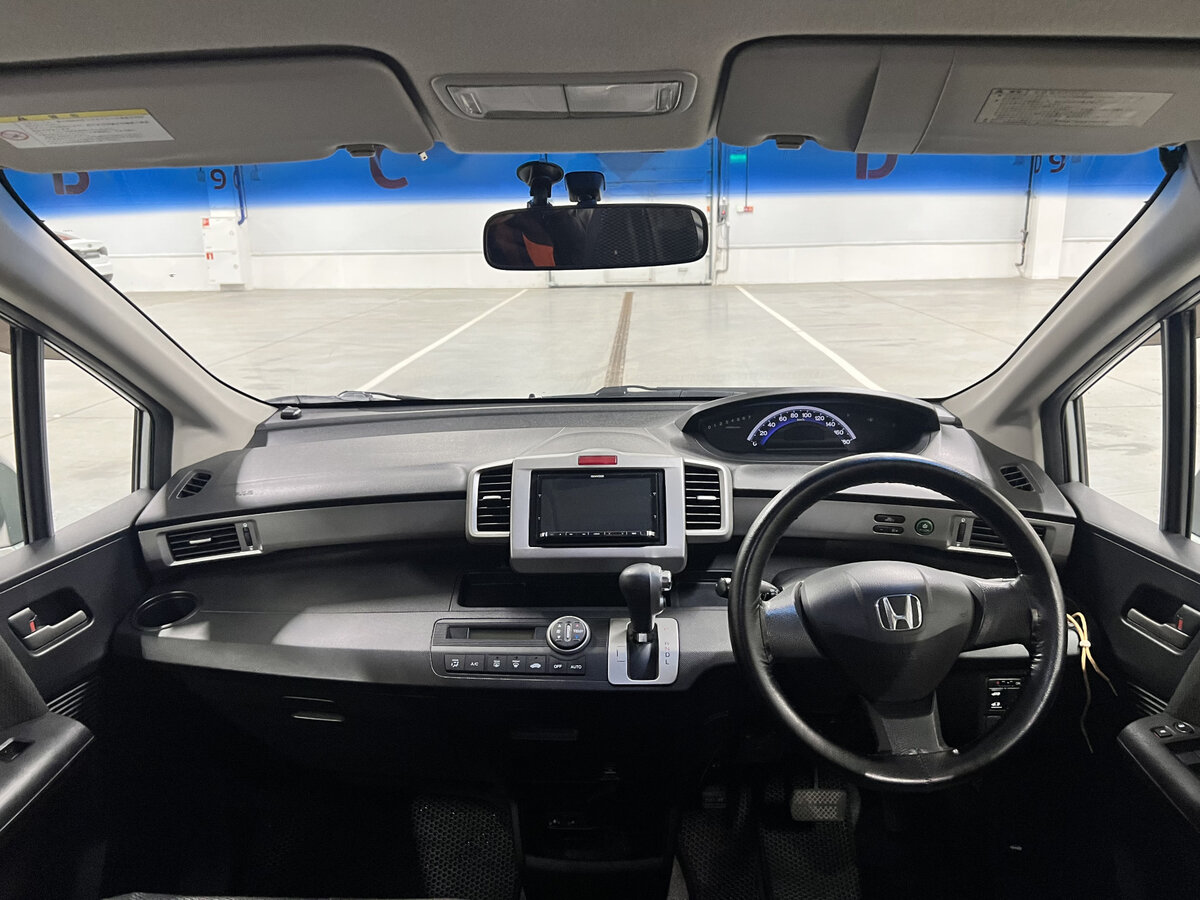 Honda Freed с пробегом — 2011 год. Фото: #13