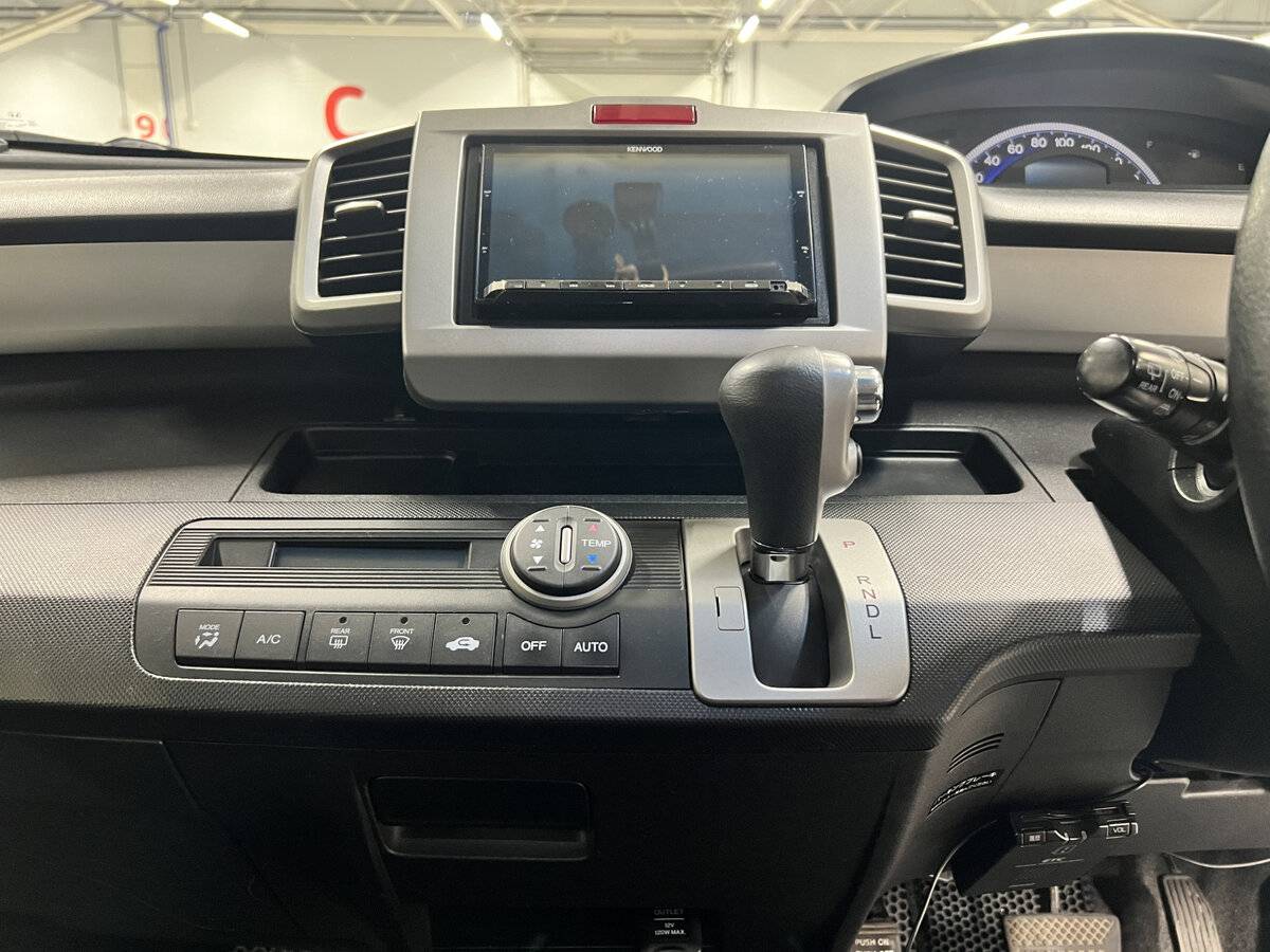 Honda Freed с пробегом — 2011 год. Фото: #14