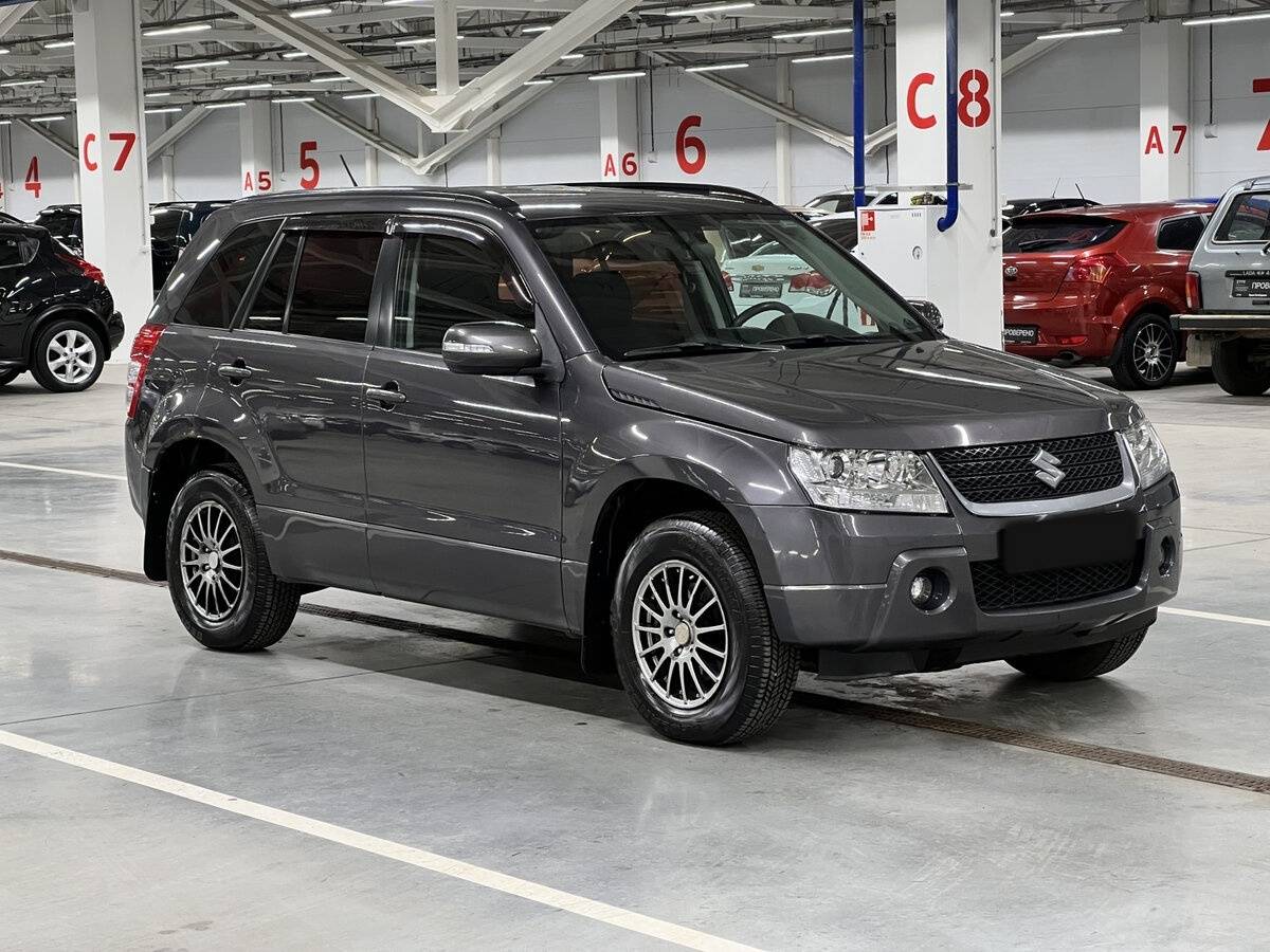 Suzuki Grand Vitara с пробегом — 2010 год. Фото: #2