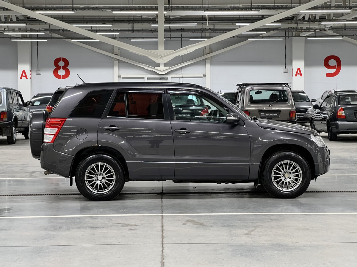 Suzuki Grand Vitara с пробегом — 2010 год. Фото: #3