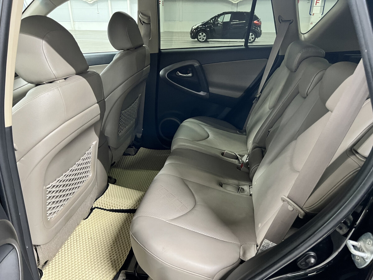 Toyota RAV4 с пробегом — 2008 год. Фото: #11