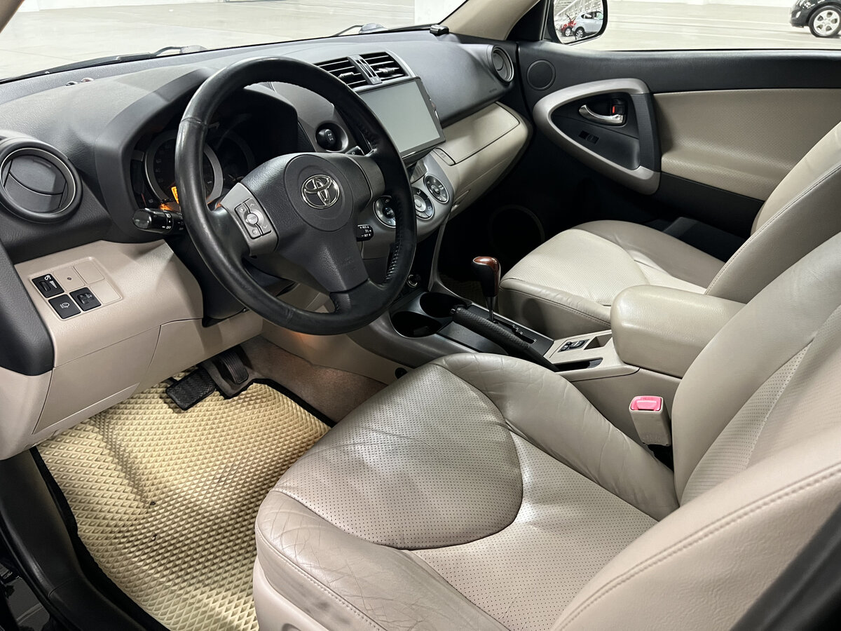 Toyota RAV4 с пробегом — 2008 год. Фото: #15