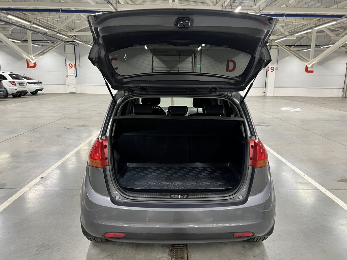 Kia Venga с пробегом — 2011 год. Фото: #9