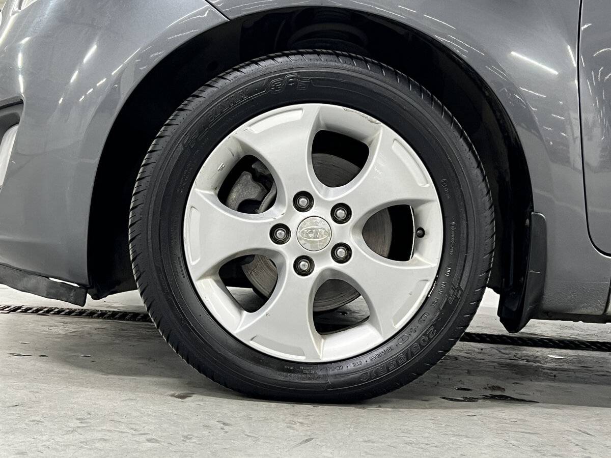 Kia Venga с пробегом — 2011 год. Фото: #17