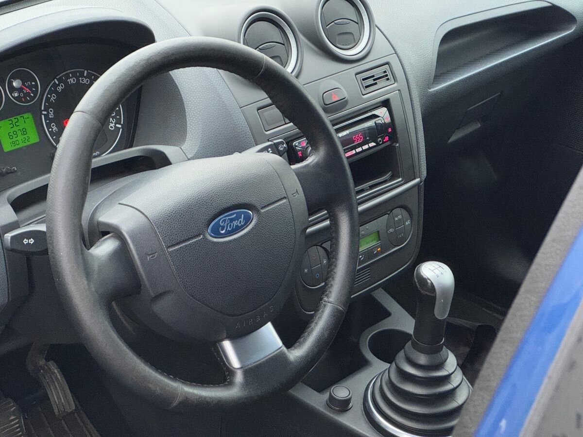 Ford Fiesta с пробегом — 2007 год. Фото: #10