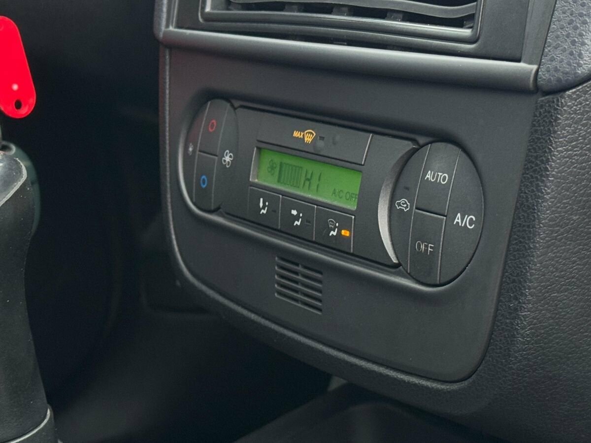 Ford Fiesta с пробегом — 2007 год. Фото: #11