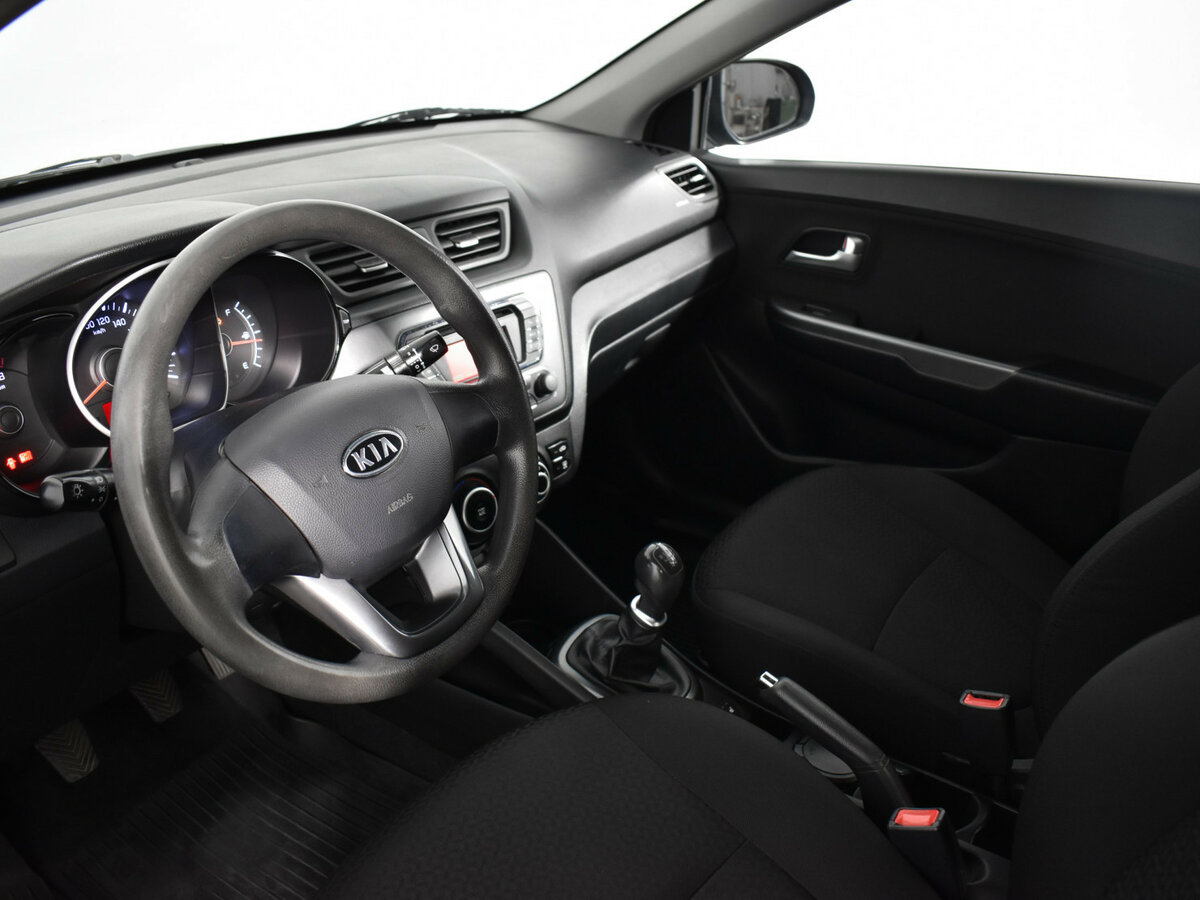 Kia Rio с пробегом — 2012 год. Фото: #8