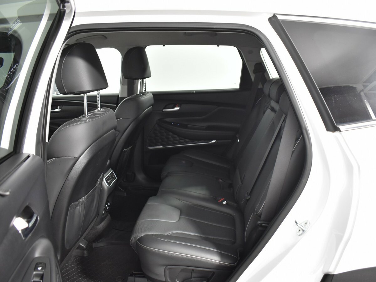 Hyundai Santa Fe с пробегом — 2021 год. Фото: #9