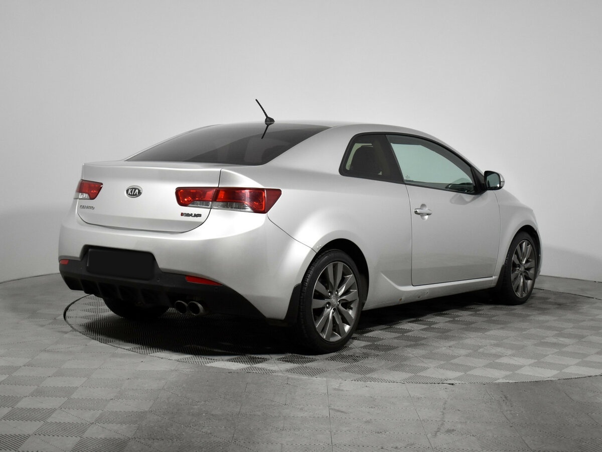 Kia Cerato с пробегом — 2011 год. Фото: #4